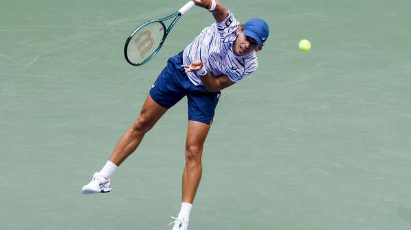 De Minor preokretom nastavio da "pritiska" Đokovića