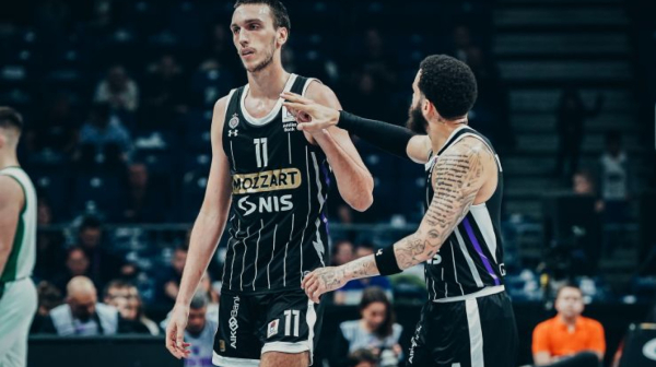 Košarkaši Partizana upotpunili crno-belo veče