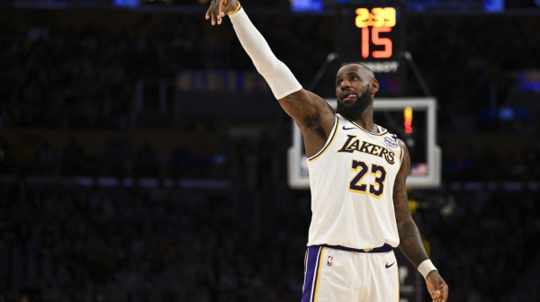 Džejms dobrom partijom srušio Rajakovićev tim VIDEO