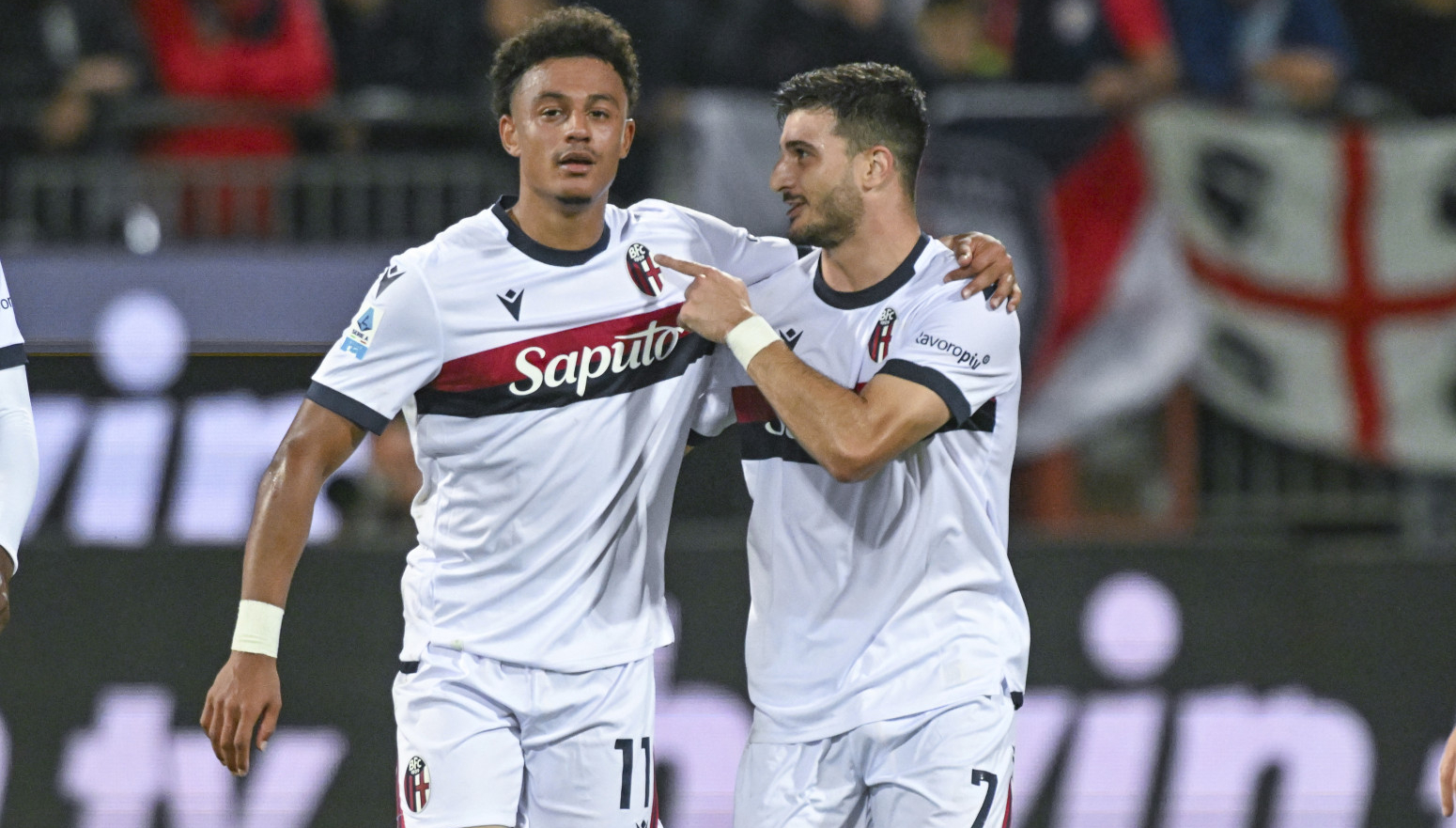 Bolonja pevajući sa Sardinije, trijumf Lećea VIDEO