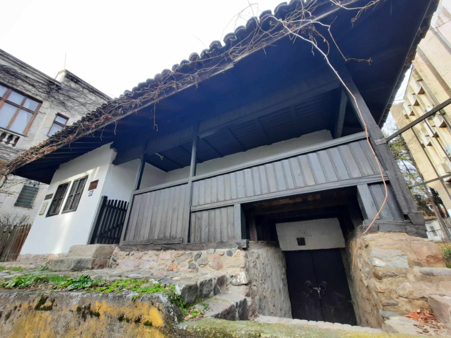 Građevinsko čudo u centru Kraljeva: U ovoj kući stasavali najvažniji srpski pisci našeg doba FOTO