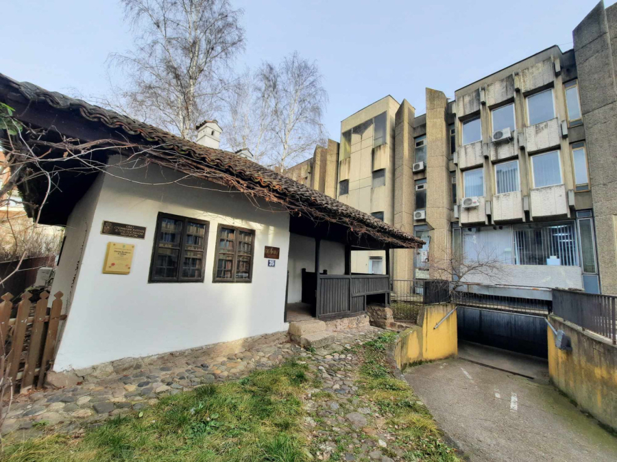 Građevinsko čudo u centru Kraljeva: U ovoj kući stasavali najvažniji srpski pisci našeg doba FOTO