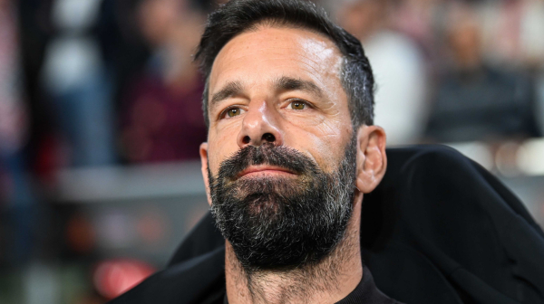 Van Nistelroj debitovao "petardom", pa saznao koliko ostaje na klupi Junajteda