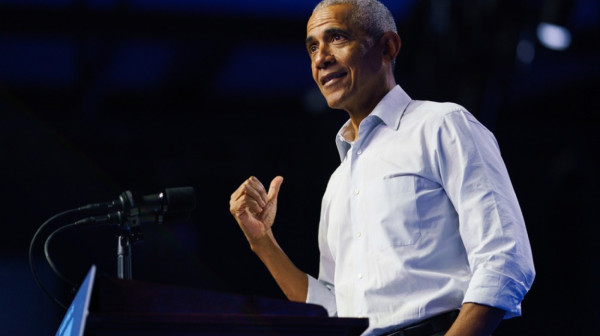 Tramp: "Obama je izneo poverljive informacije o vanzemaljcima. Napravio je veliku grešku"