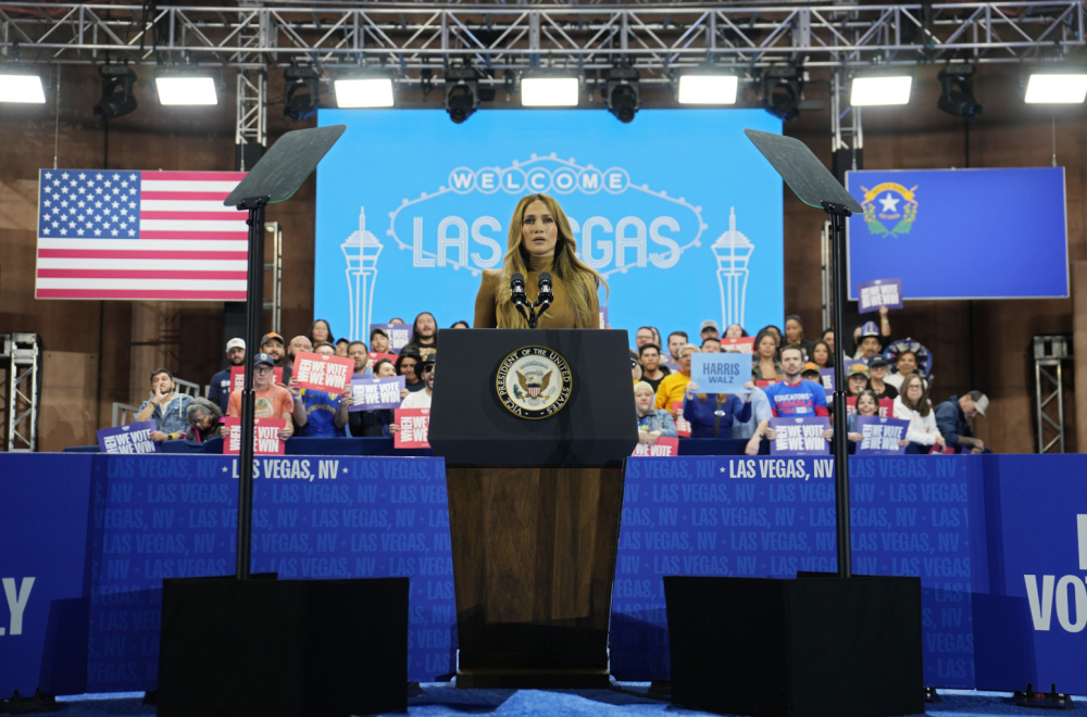 Kamalin latino džoker: Dženifer Lopez na predizbornom skupu u Las Vegasu FOTO/VIDEO