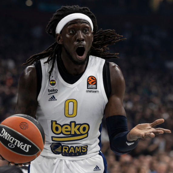 "Motli je rekao saigračima da ima ponudu Zvezde od 2,2 miliona dolara"