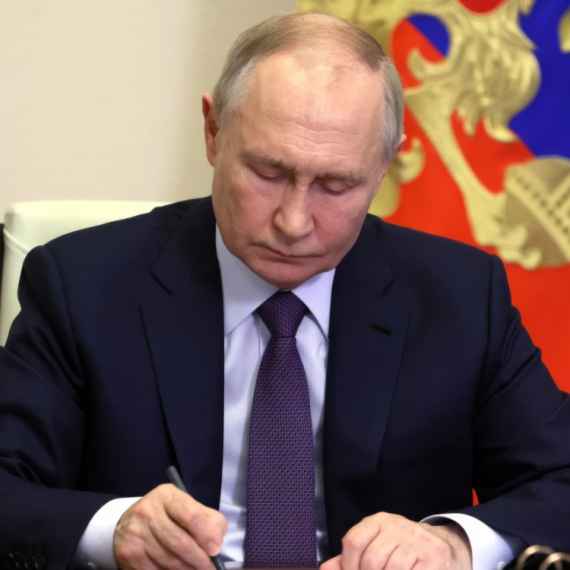 Putin pisao Vučiću: Građani Rusije dele tugu bratskog srpskog naroda