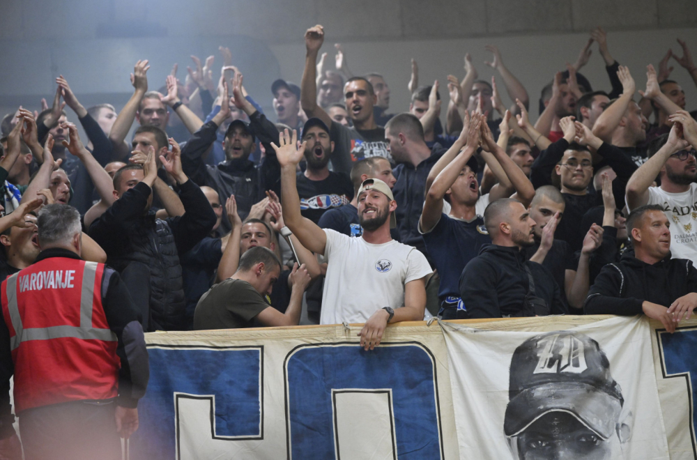 Navijači Zadra prekinuli meč ABA lige – gosti slavili u Novom Mestu