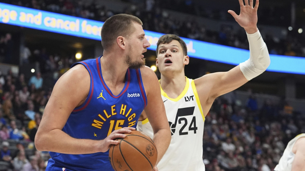 Jokić flertovao sa tripl-dablom: Denver srušio Jutu VIDEO