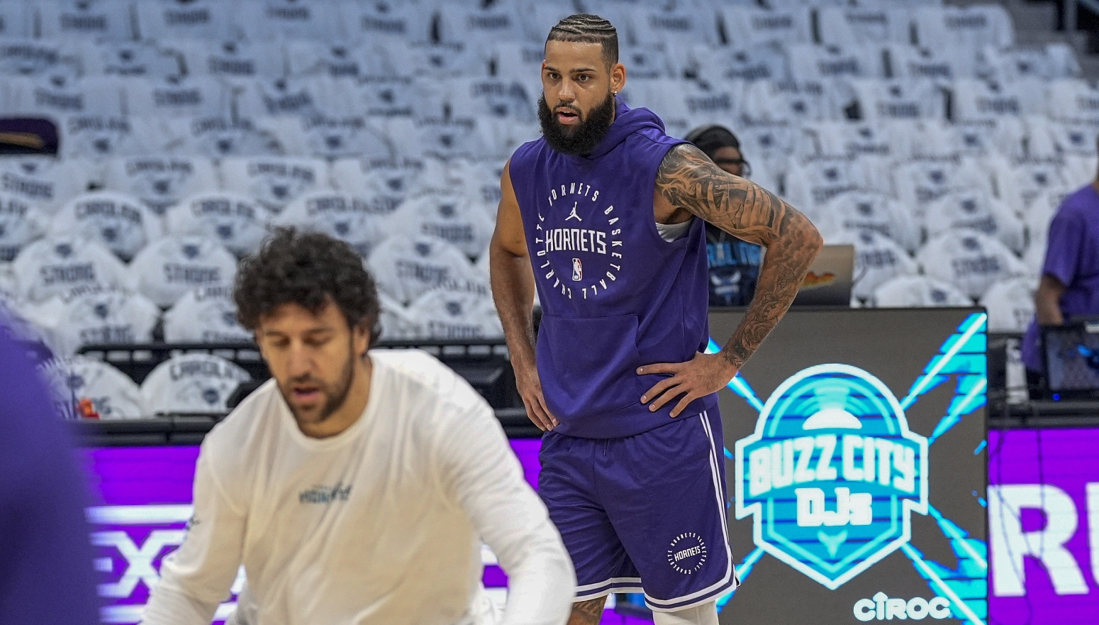 Gde je i šta radi Vasa Micić?