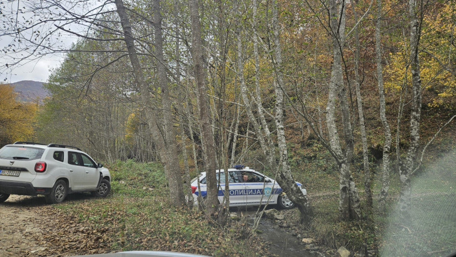 Policija češlja teren; Opisala je bliski susret sa ubicom: Ušao je kod mene u kuću i uradio ovo FOTO