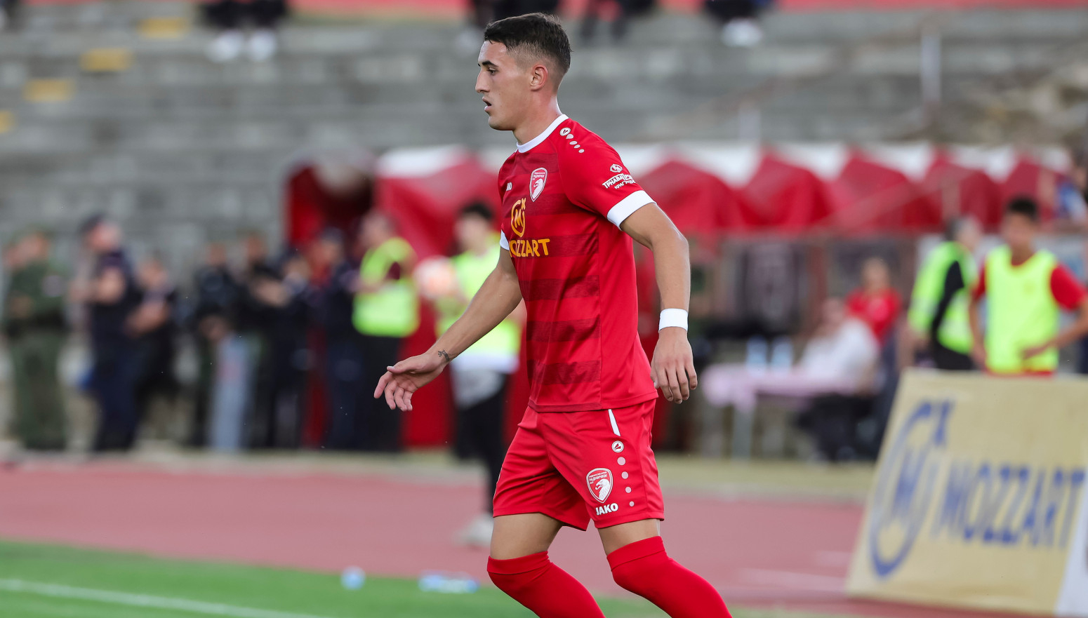 Radnički u finišu do sva tri boda u istorijskoj utakmici na "Čika Dači" FOTO