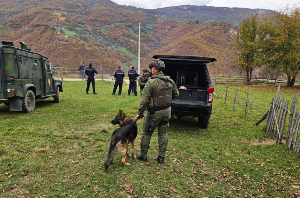 Dvostruki ubica se još traži: Angažovani helikopteri, dronovi, termovizijske kamere i psi tragači VIDEO