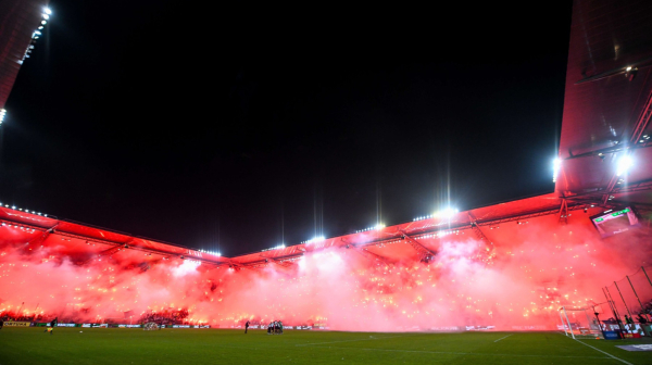 Poljaci zadivili navijački svet moćnom bakljadom VIDEO