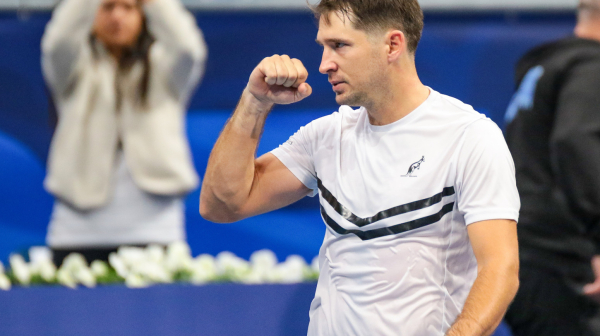 Lajović posle prekida i predaje na korak do glavnog žreba Brizbejna