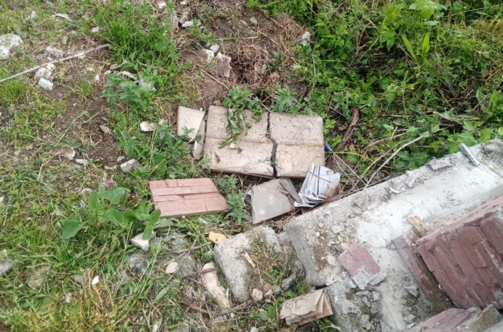 "Šokirani smo, nikad se ranije nije ovako nešto dogodilo": Vandali uništili groblje kod Kragujevca