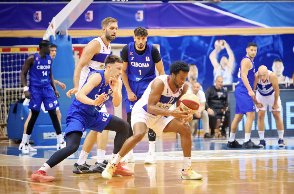 Nastavljena doselekcija u Mornaru – stigao novi Amerikanac