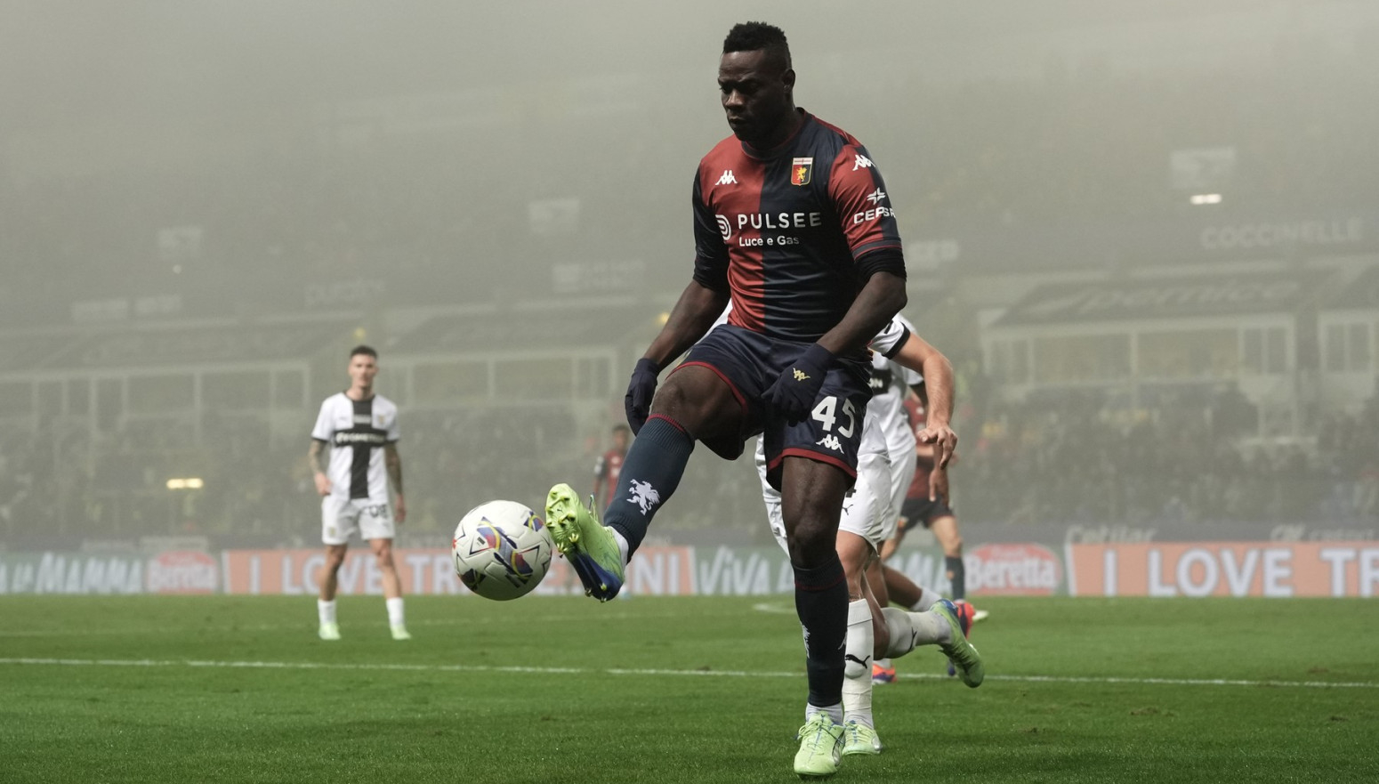 "Zašto uvek ja?" Vratio se Baloteli i "požutio" za pet minuta FOTO