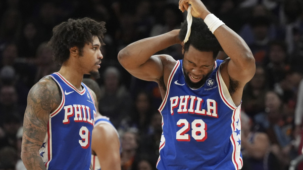 Alen udario Jabuselea kolenom u glavu VIDEO