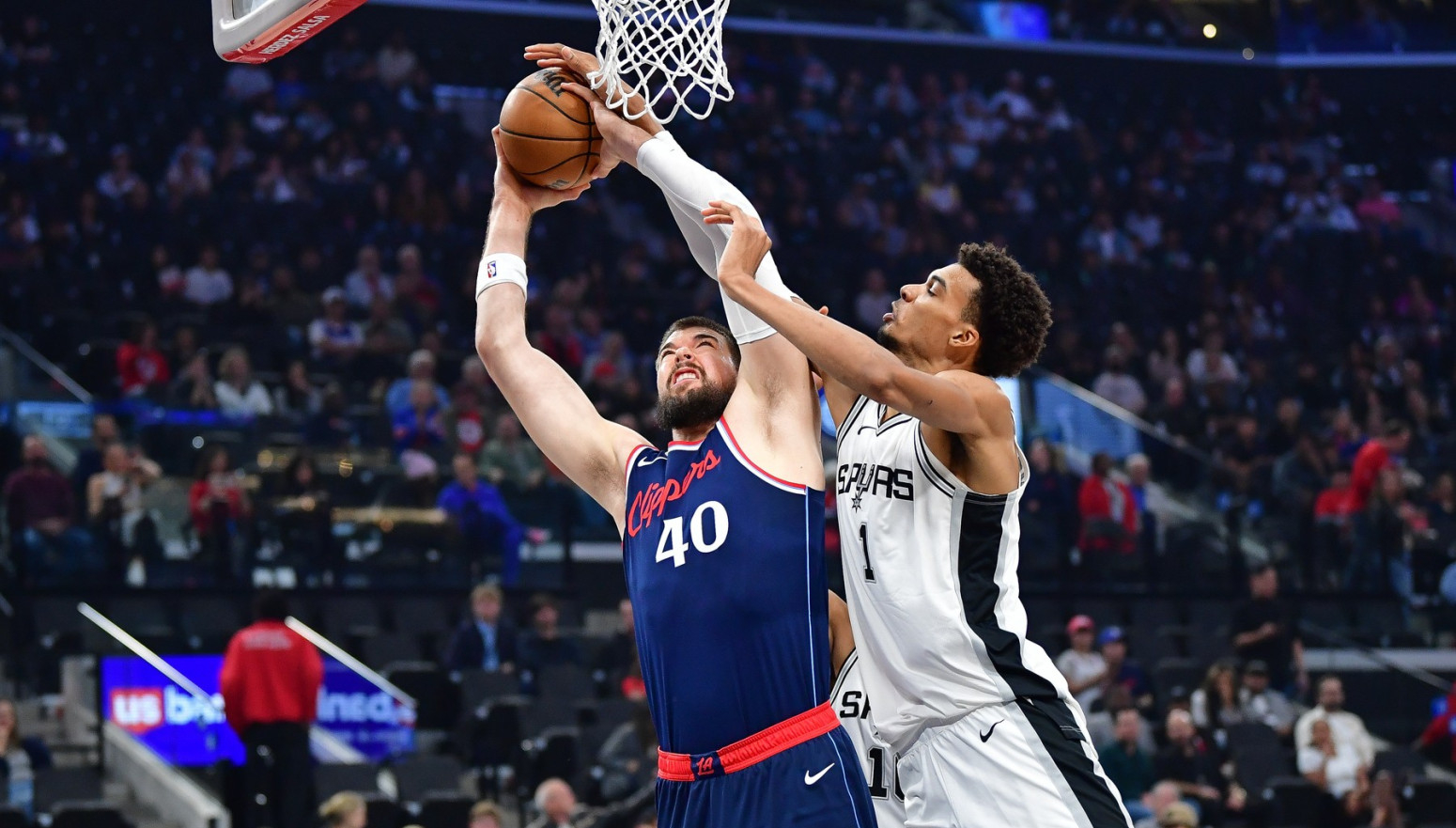 Hrvat zakucao preko Vembanjame: "Neprijatno" VIDEO