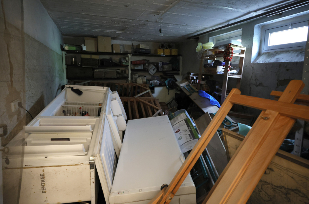 Kupci kuće pronašli telo njenog vlasnika nestalog pre 15 godina, na tavanu  FOTO