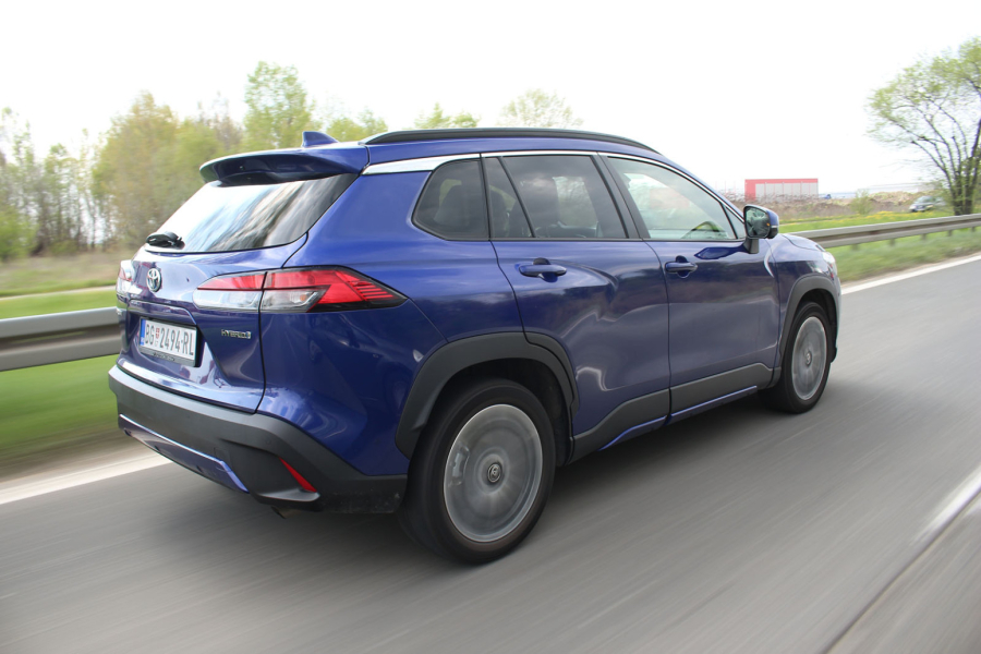 Test: Toyota Corolla Cross Hybrid AWD – (u)savršena simbioza FOTO