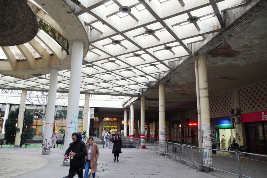 Zatvoren deo Bezistana; Nije bezbedan FOTO