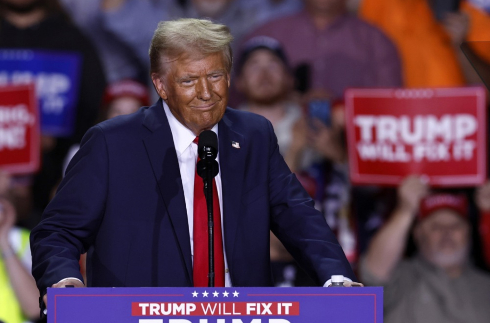 Osvanule Trampove fotografije bez šminke: "Gore" društvene mreže FOTO