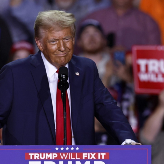 Osvanule Trampove fotografije bez šminke: "Gore" društvene mreže FOTO