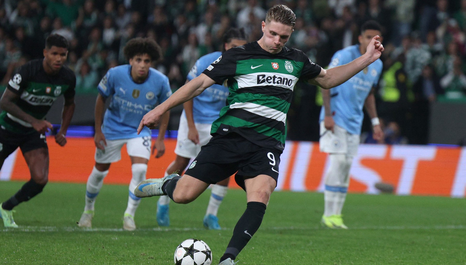 Crveni Mančester u ekstazi: Het-trik Đokereša, Amorim dobio bitku sa Pepom i Sitijem!