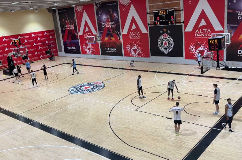 B92.sport na treningu Partizana: Šou Karlika i Vanje, jedno lice nedostaje VIDEO
