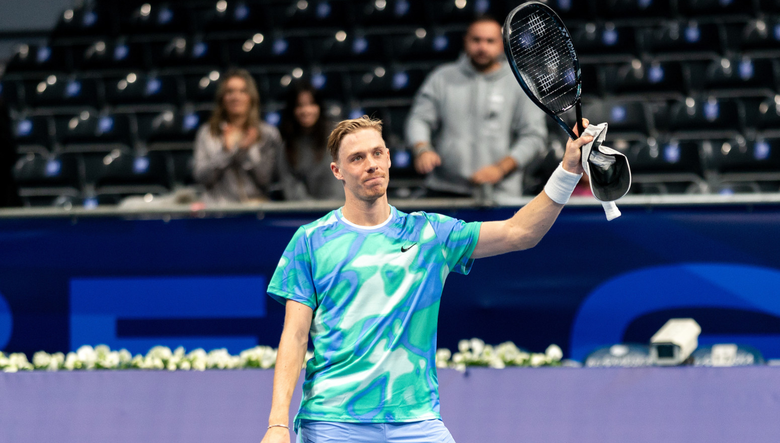 Šapovalov furiozno do polufinala!