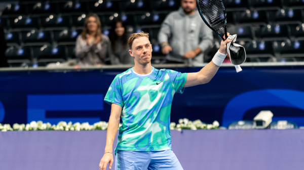 Šapovalov furiozno do polufinala!