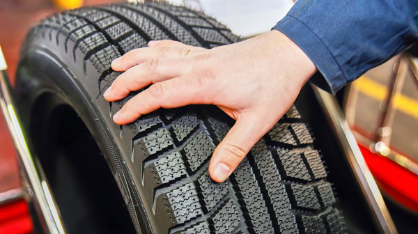 Zašto su vozači u Argentini palili "dlačice" na novim gumama