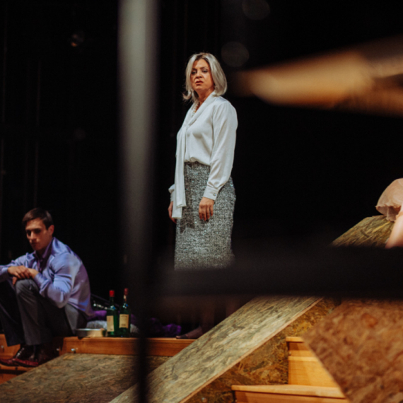 Premijerom predstave "Junaci doba krize" Atelje 212 obeležava Dan pozorišta FOTO