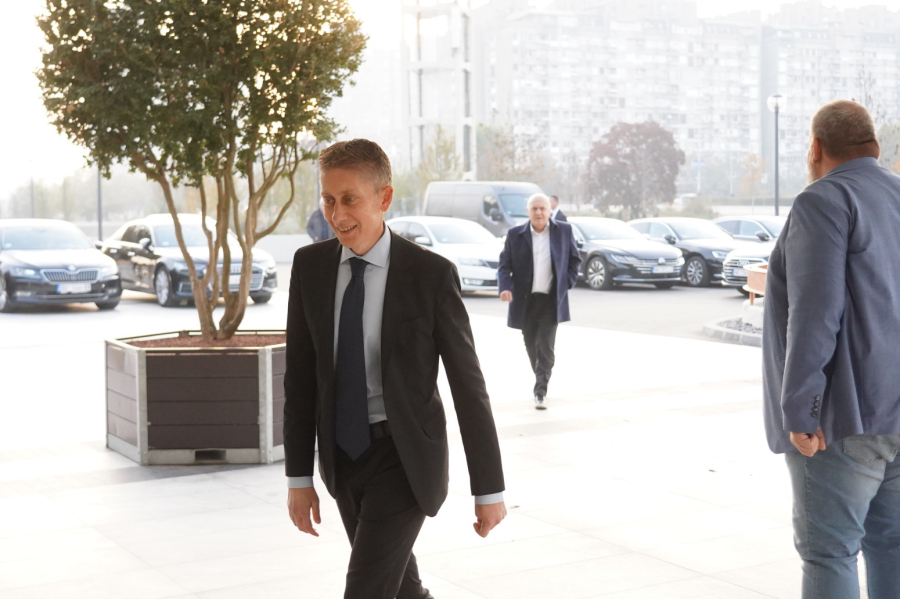 Vučić uputio jasnu poruku: Idemo u borbu do pobede; Kada se borite za svoju zemlju, ne može vam niko ništa