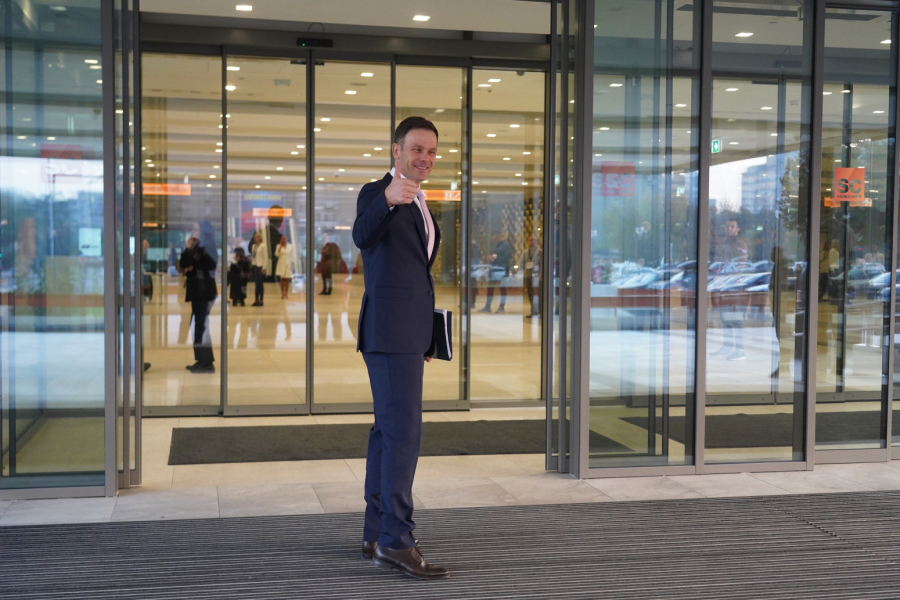 Vučić uputio jasnu poruku: Idemo u borbu do pobede; Kada se borite za svoju zemlju, ne može vam niko ništa