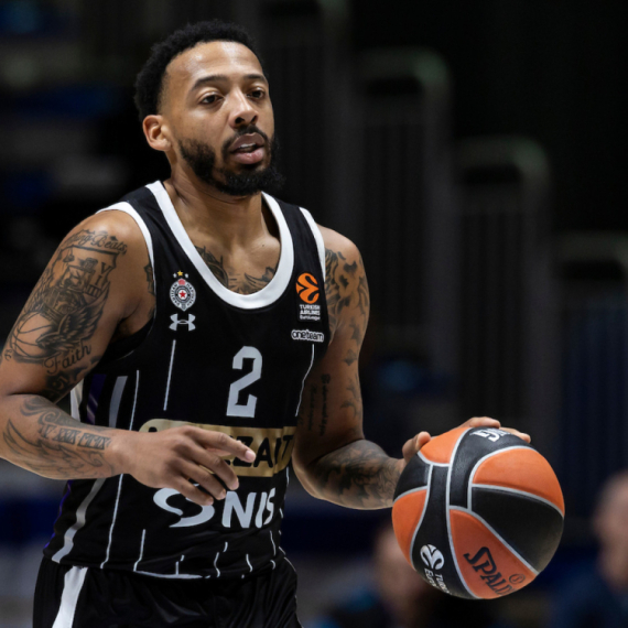 Džons zapretio Panteru