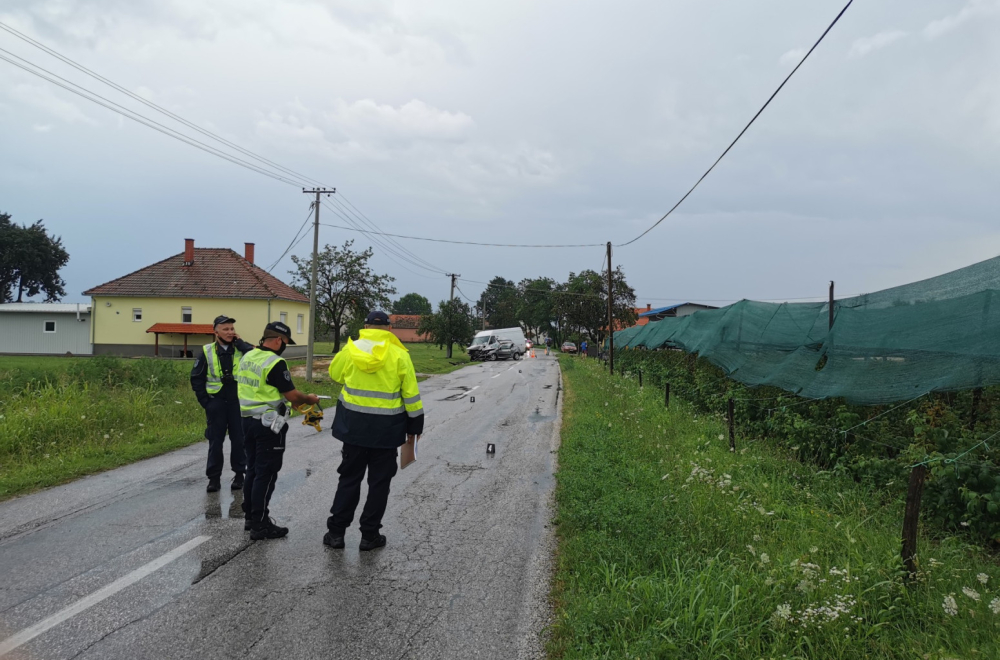 Teška saobraćajna nesreća kod Čačka: Povređena jedna osoba FOTO