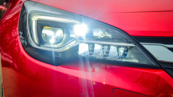 Zabranjuju ugradnju LED svetala u automobile?