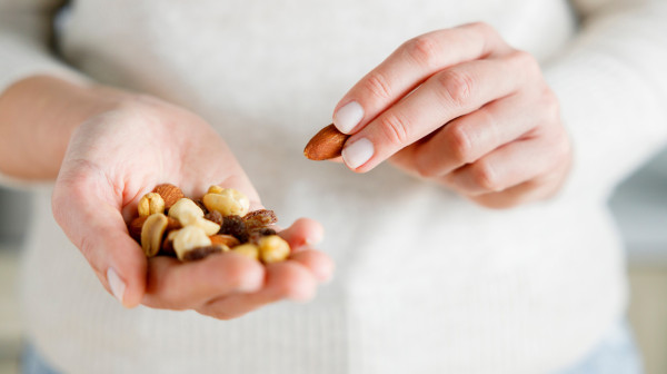 Ova zdrava grickalica može da snizi pritisak za samo 4 nedelje, tvrdi kardiolog