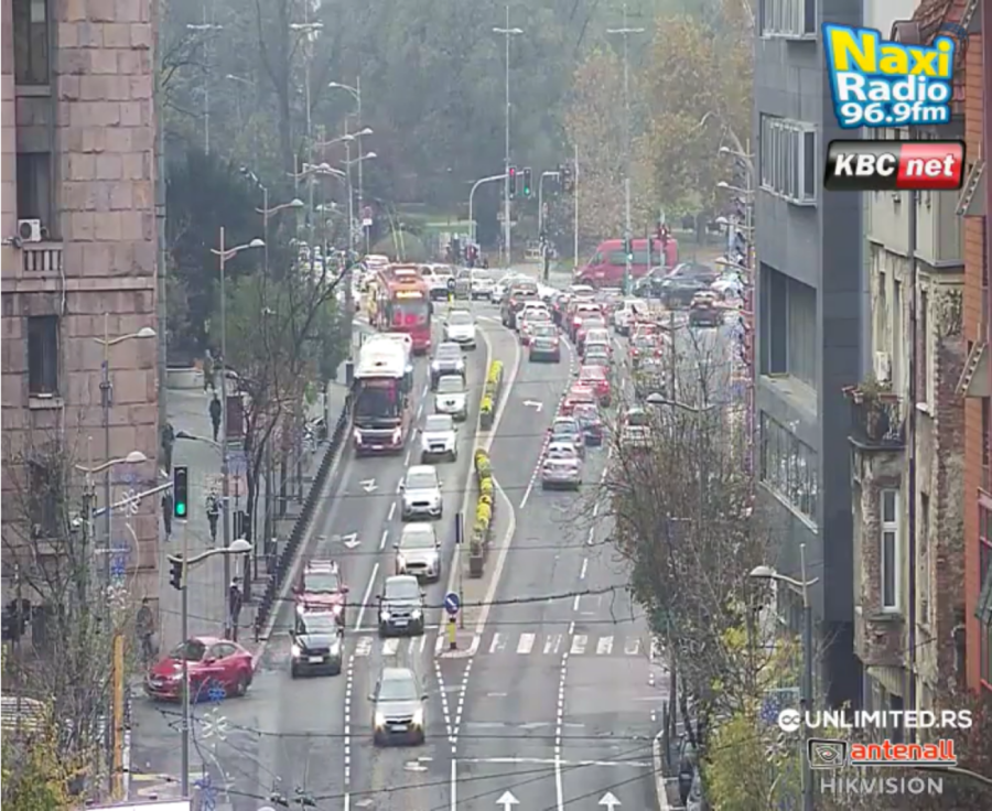 Paralisan Beograd; Kilometarske kolone, vozila mile FOTO