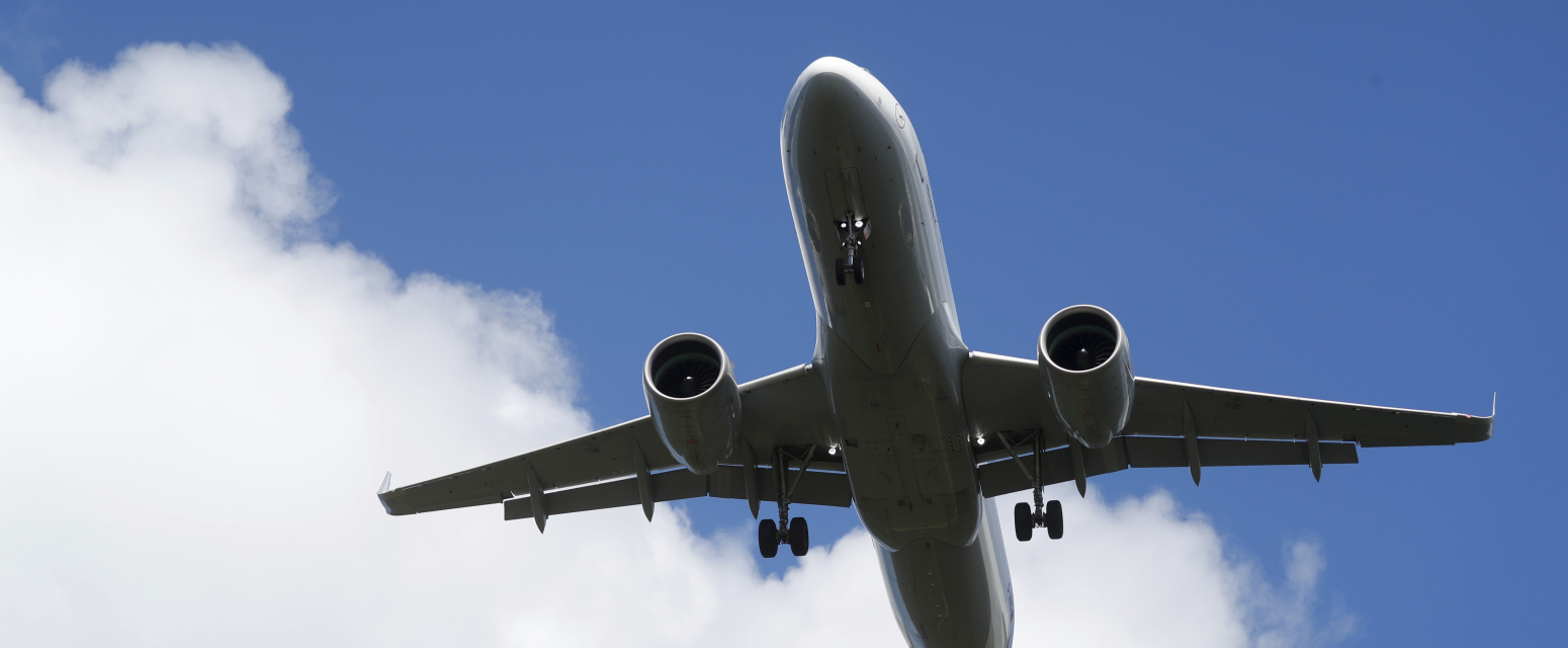 Avion hitno preusmeren zbog pretnje bombom FOTO/VIDEO