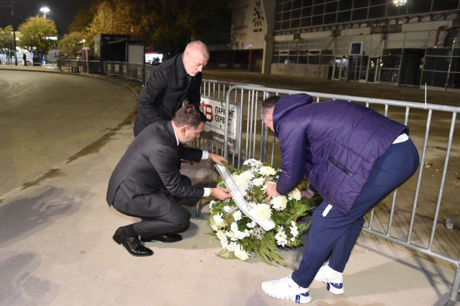 FSS odao počast nastradalima u Novom Sadu FOTO