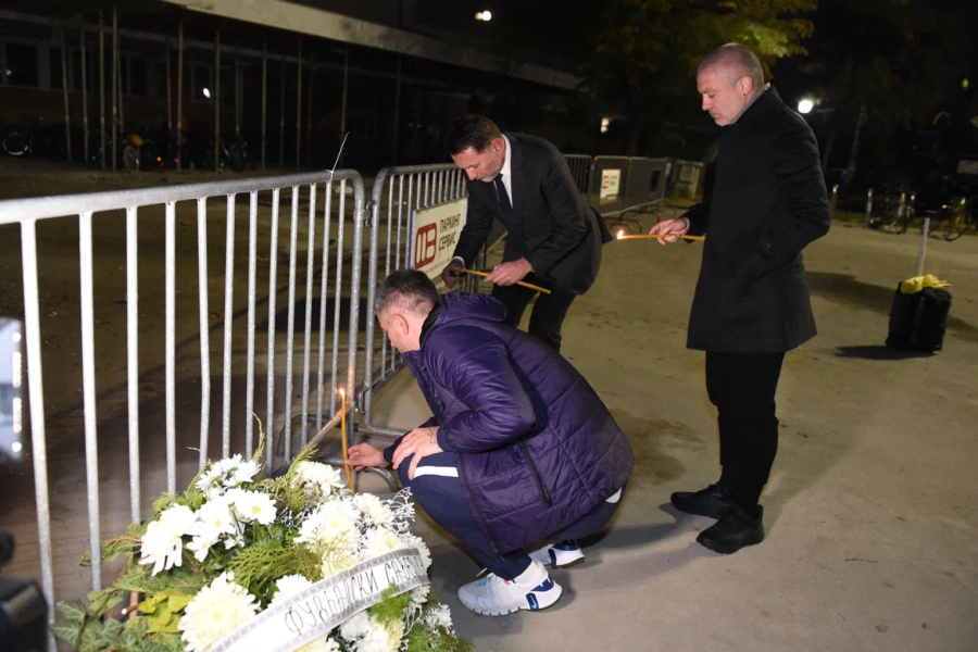 FSS odao počast nastradalima u Novom Sadu FOTO