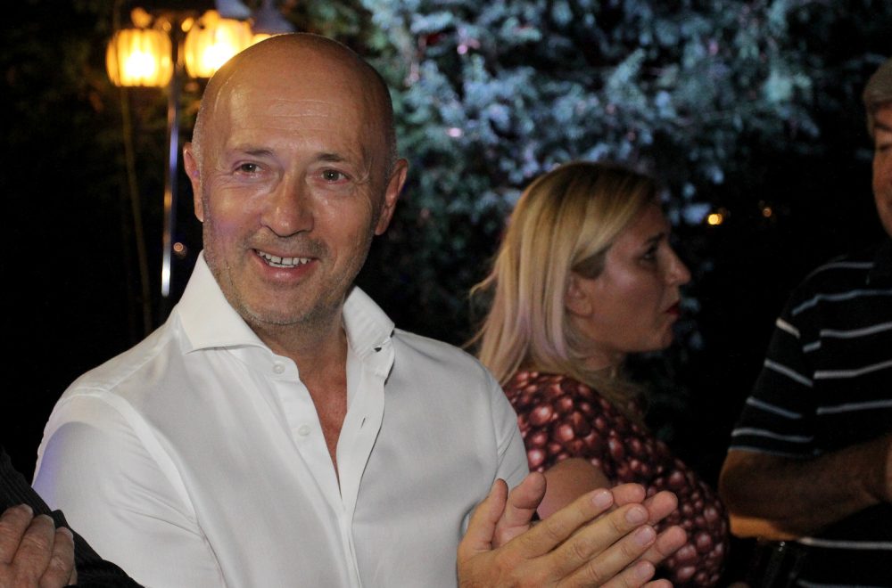 Emotivni oproštaj dece od Miodraga Kostića: Nema te smrti koja će nas rastaviti