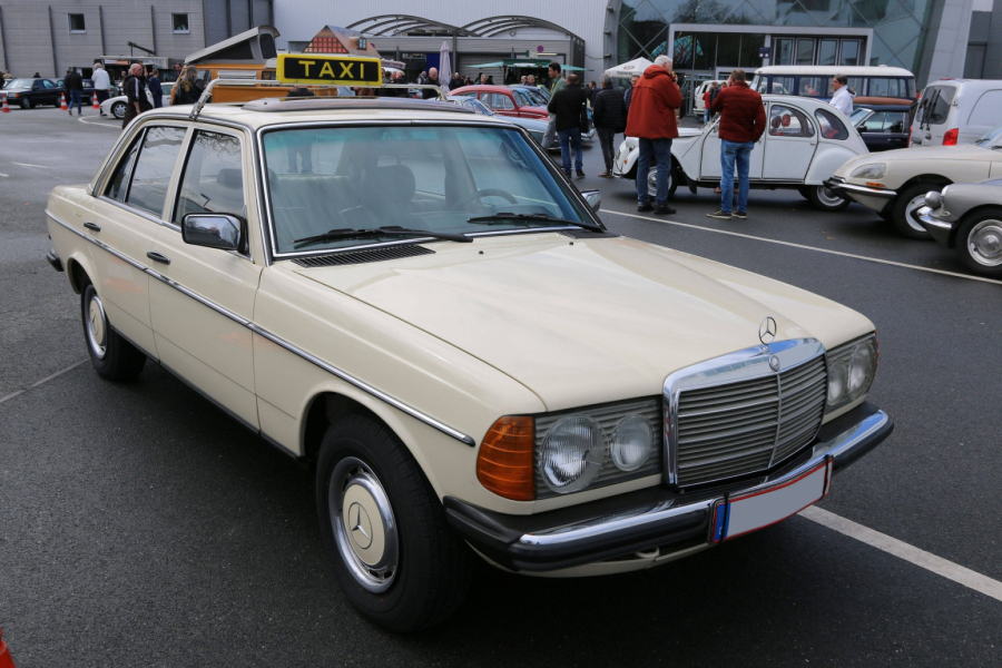 Mercedes star 40 godina, a zagađuje kao novi automobili?