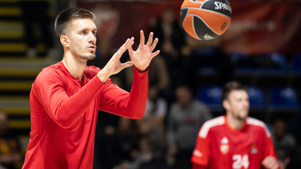 Petrušev: "Ne volim da igram u ovoj hali, kao sala za fizičko"