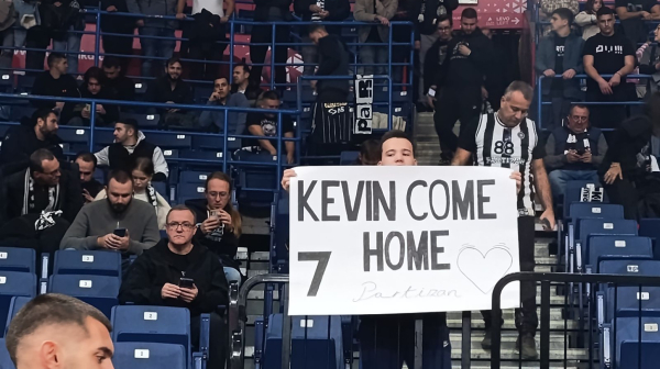 Panter dobio poruku u Areni: "Dođi kući" FOTO