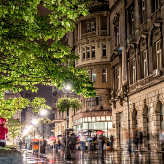 Devojka napadnuta zbog kape usred Beograda FOTO